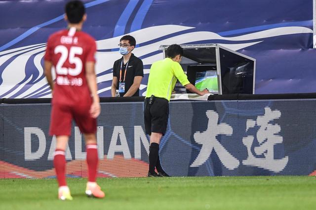 队史第二位6000分球员 翟晓川:未来属于年轻人